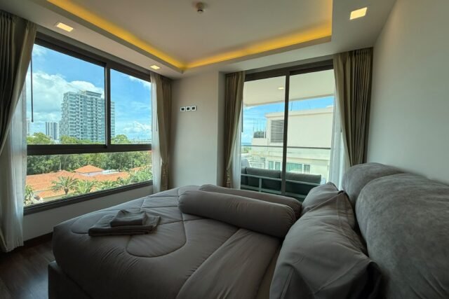 The Peak Towers, Pratumnak
